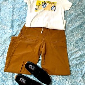 No Boundaries Tan cotton joggers in Size M